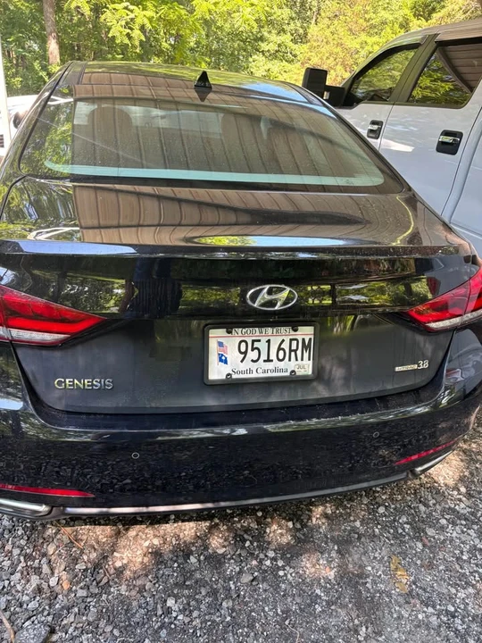 2016 Hyundai Genesis - Image 2 of 17