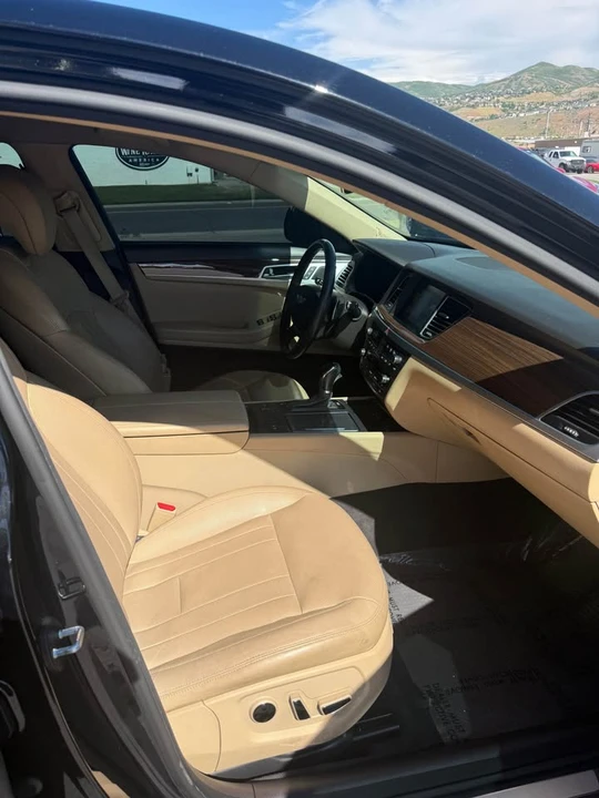 2016 Hyundai Genesis - Image 9 of 12