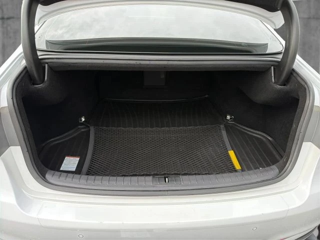 2016 Hyundai Genesis - Image 13 of 21