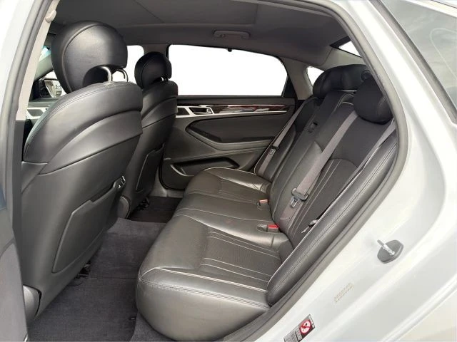 2016 Hyundai Genesis - Image 10 of 21