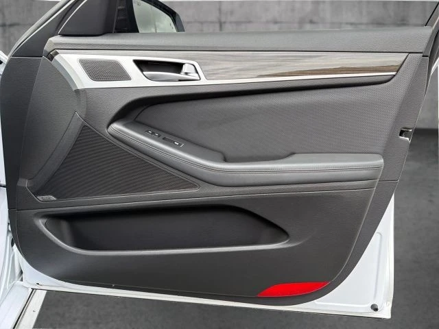 2016 Hyundai Genesis - Image 21 of 21
