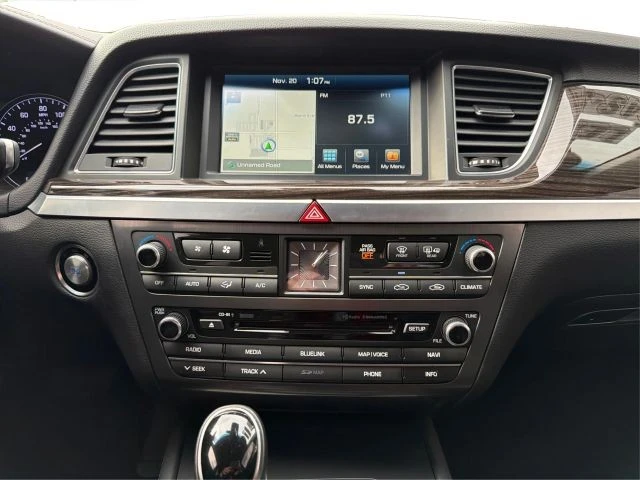 2016 Hyundai Genesis - Image 14 of 21