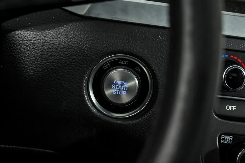 2016 Hyundai Genesis - Image 26 of 31