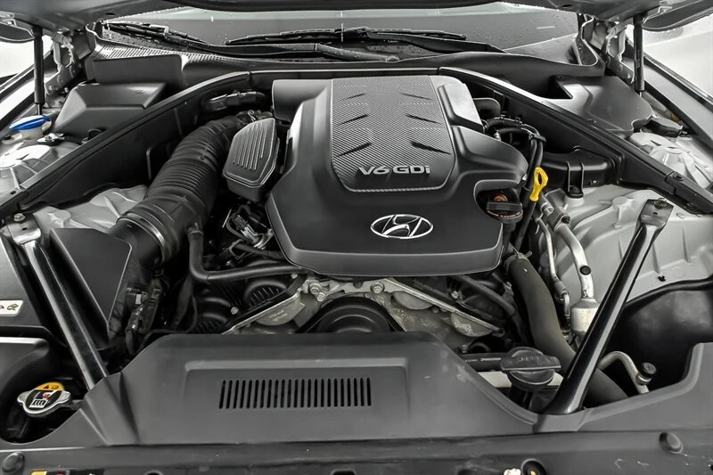 2016 Hyundai Genesis - Image 12 of 31