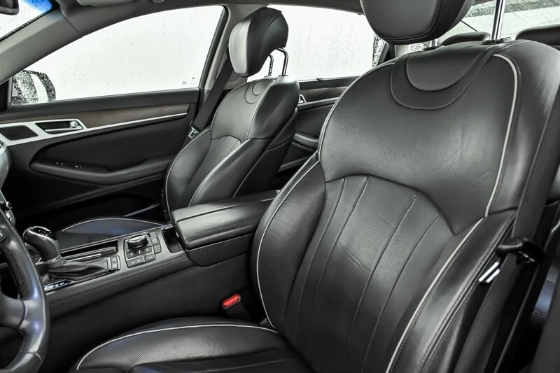 2016 Hyundai Genesis - Image 17 of 31