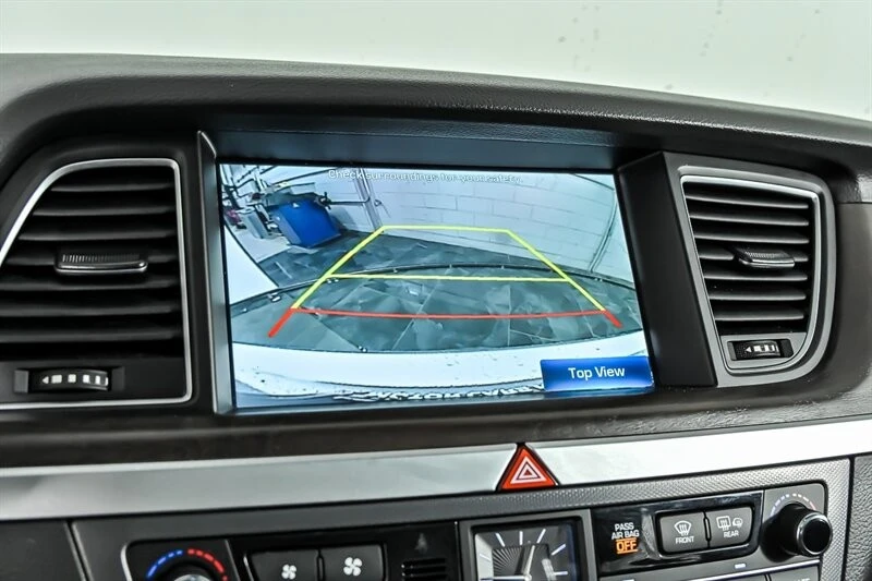 2016 Hyundai Genesis - Image 28 of 31