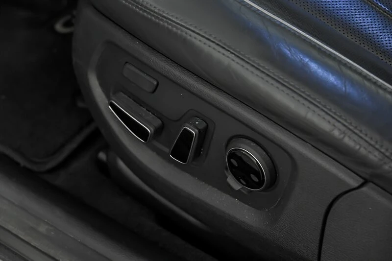 2016 Hyundai Genesis - Image 21 of 31