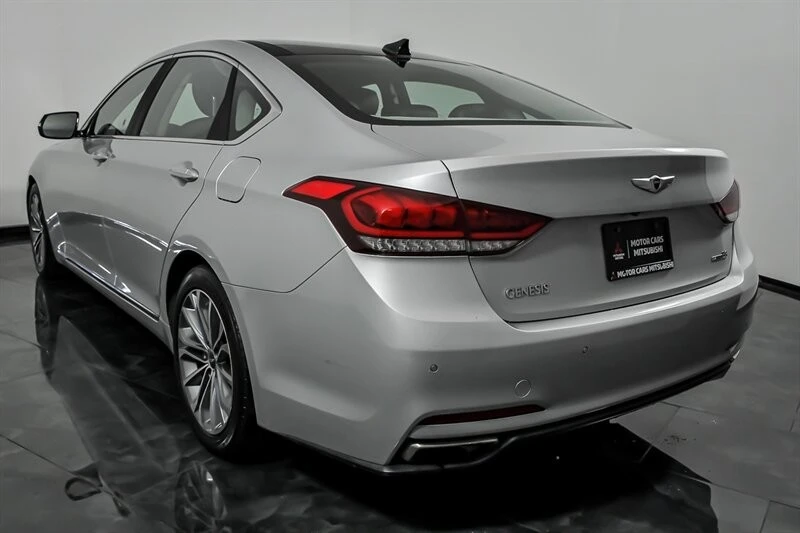 2016 Hyundai Genesis - Image 7 of 31
