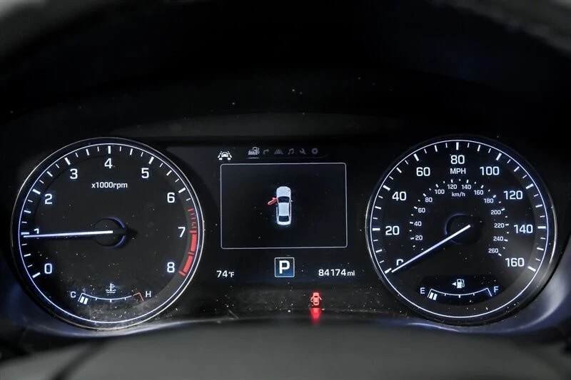 2016 Hyundai Genesis - Image 22 of 31