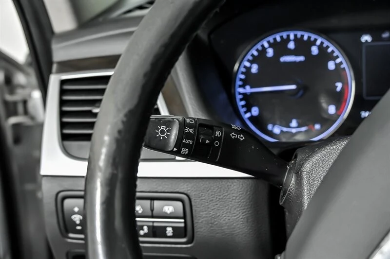 2016 Hyundai Genesis - Image 24 of 31
