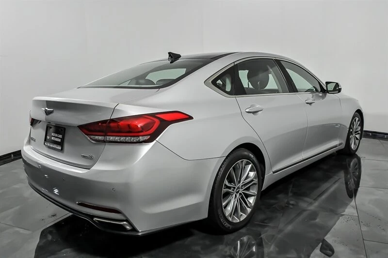 2016 Hyundai Genesis - Image 9 of 31