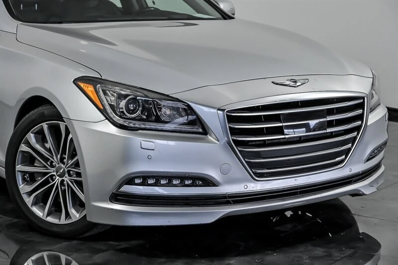2016 Hyundai Genesis - Image 2 of 31