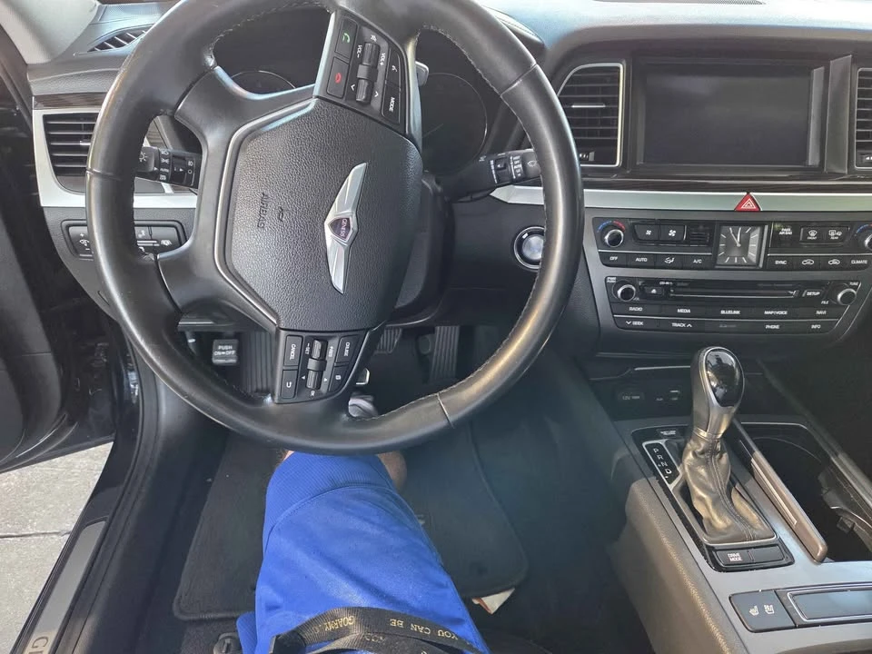 2016 Hyundai Genesis - Image 10 of 10
