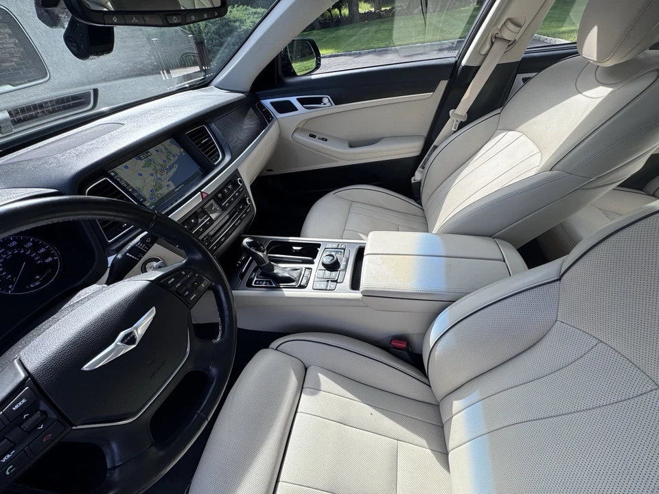 2016 Hyundai Genesis - Image 9 of 17