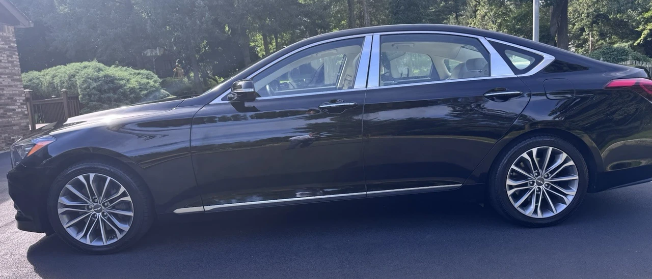 2016 Hyundai Genesis - Image 3 of 17