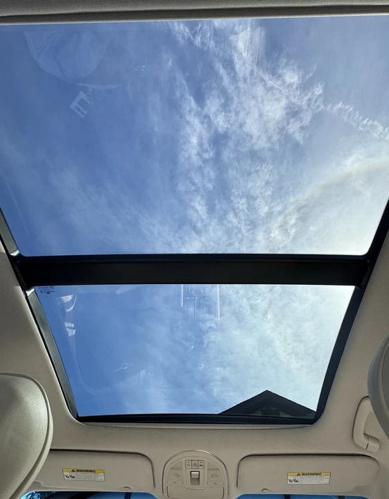 2016 Hyundai Genesis - Image 17 of 17