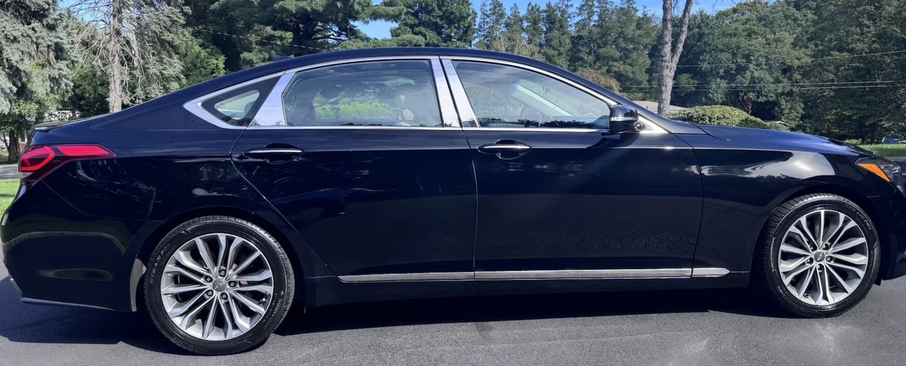 2016 Hyundai Genesis - Image 7 of 17