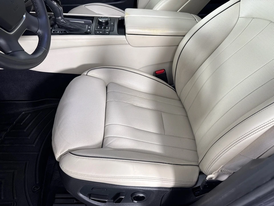 2016 Hyundai Genesis - Image 12 of 12