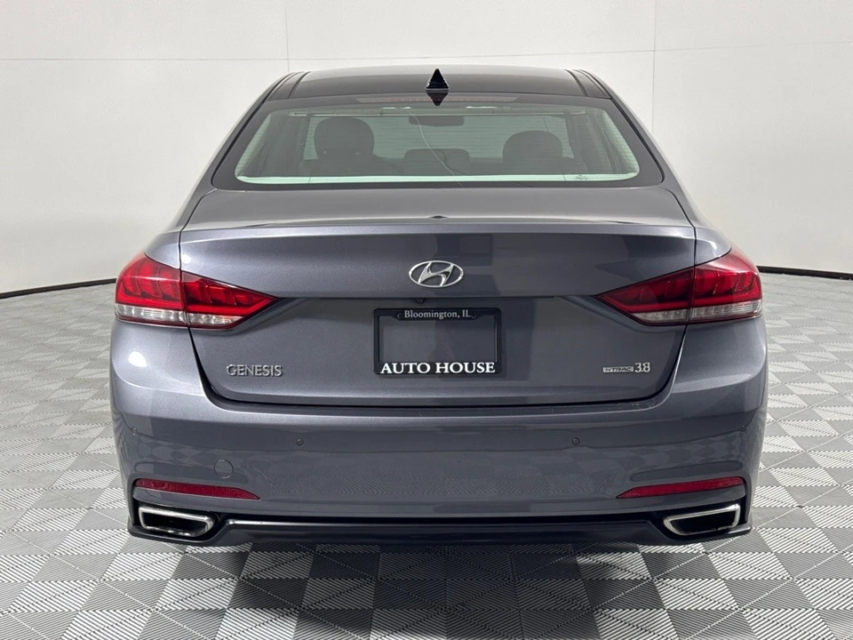 2016 Hyundai Genesis - Image 4 of 12