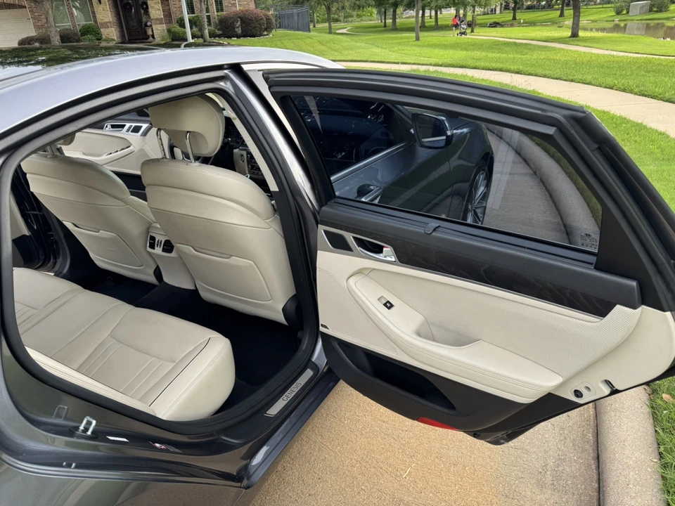 2016 Hyundai Genesis - Image 13 of 25