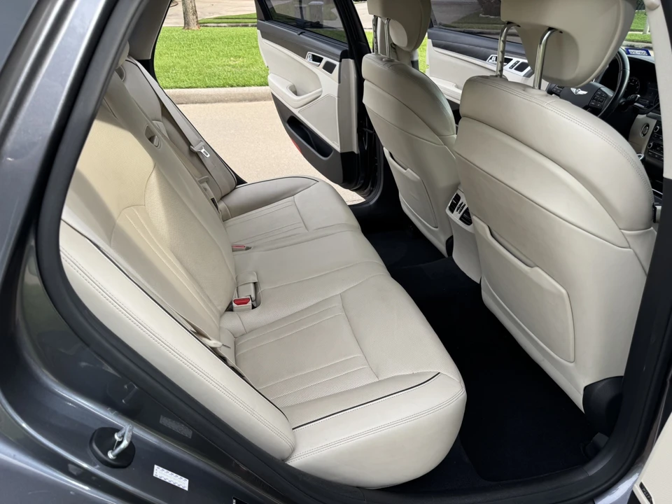 2016 Hyundai Genesis - Image 14 of 25