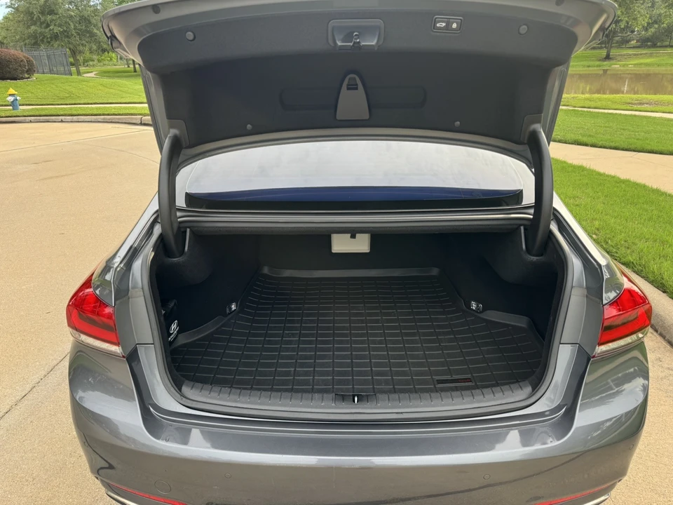 2016 Hyundai Genesis - Image 18 of 25