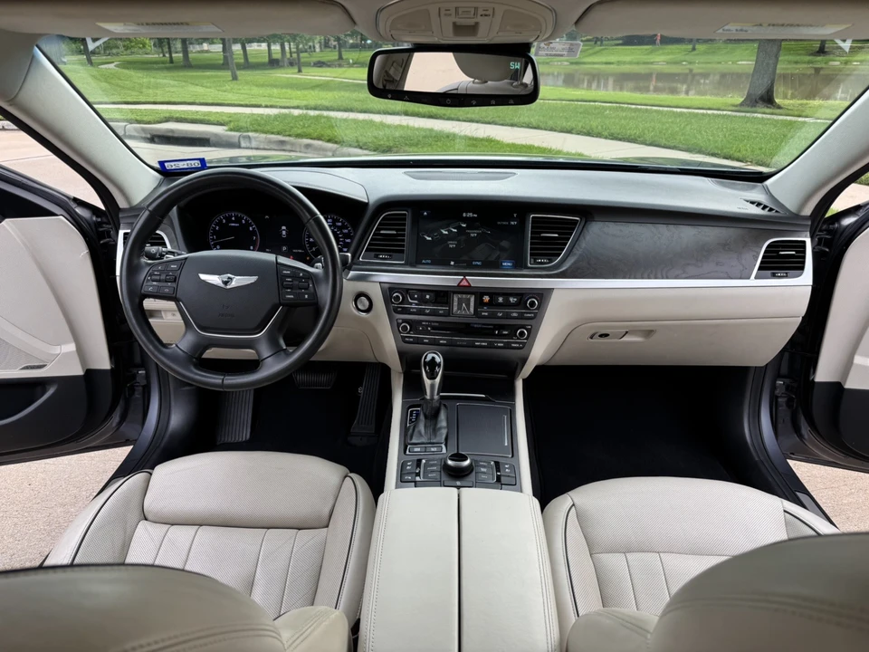 2016 Hyundai Genesis - Image 12 of 25