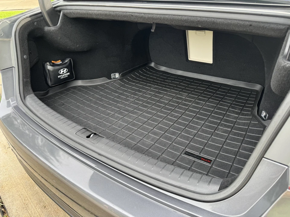 2016 Hyundai Genesis - Image 19 of 25