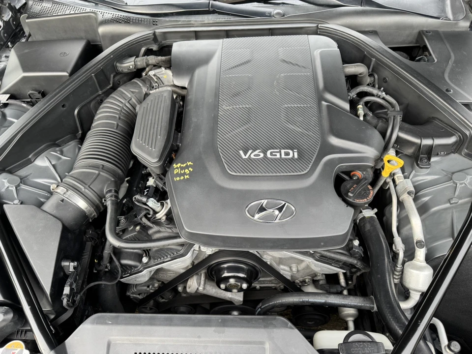 2016 Hyundai Genesis - Image 21 of 25