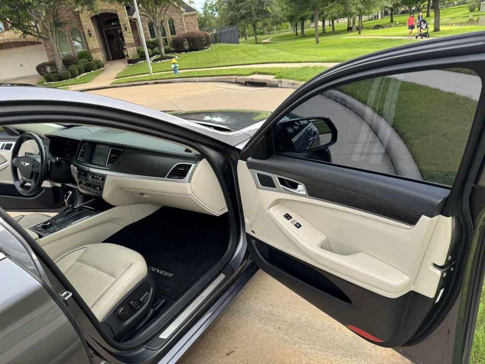 2016 Hyundai Genesis - Image 10 of 25