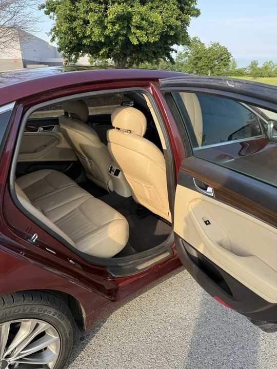 2016 Hyundai Genesis - Image 7 of 12
