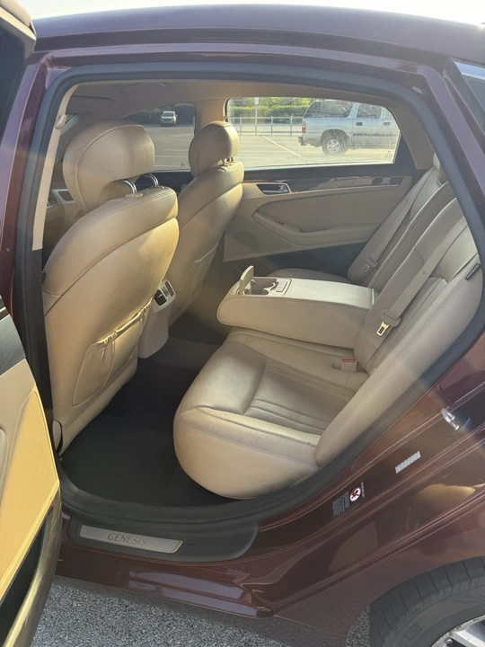 2016 Hyundai Genesis - Image 10 of 12