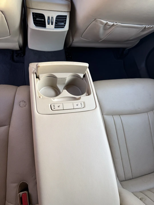 2016 Hyundai Genesis - Image 11 of 12
