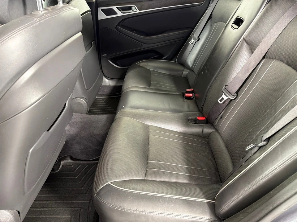 2016 Hyundai Genesis - Image 16 of 23