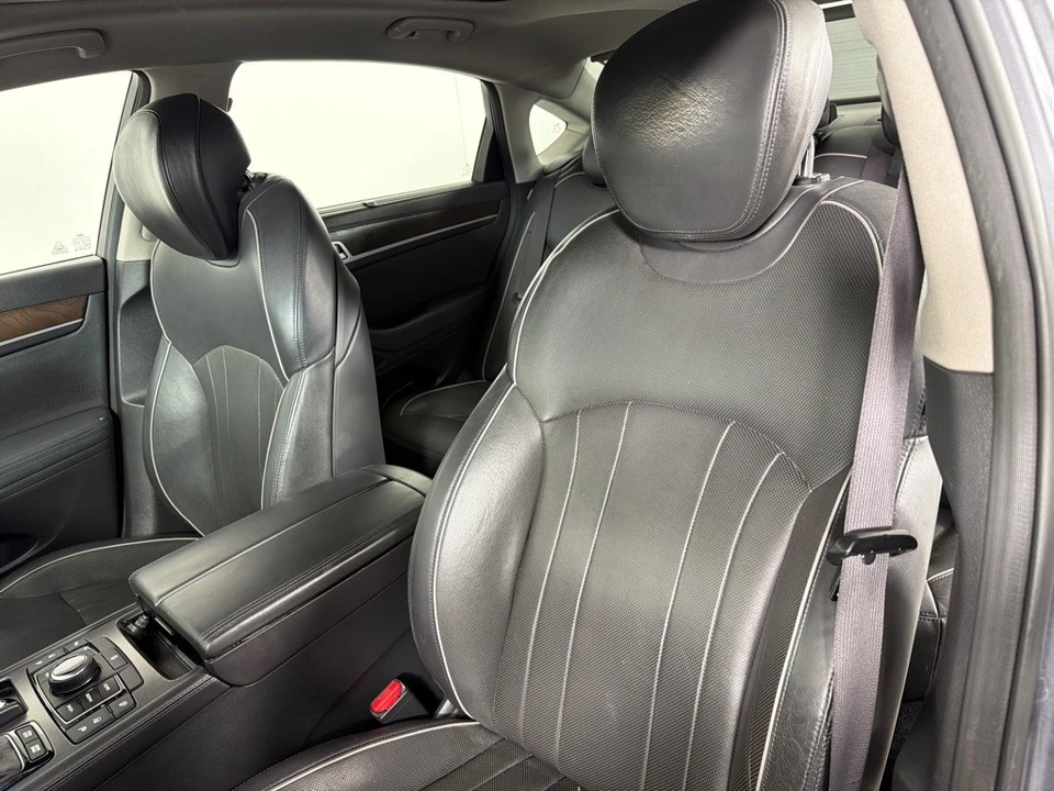 2016 Hyundai Genesis - Image 10 of 23