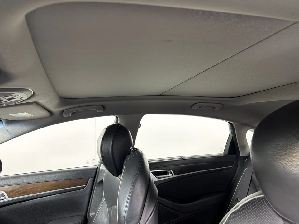 2016 Hyundai Genesis - Image 11 of 23