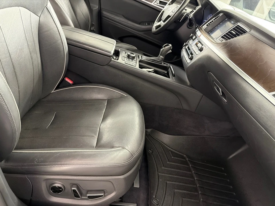 2016 Hyundai Genesis - Image 20 of 23