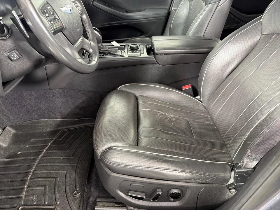 2016 Hyundai Genesis - Image 9 of 23