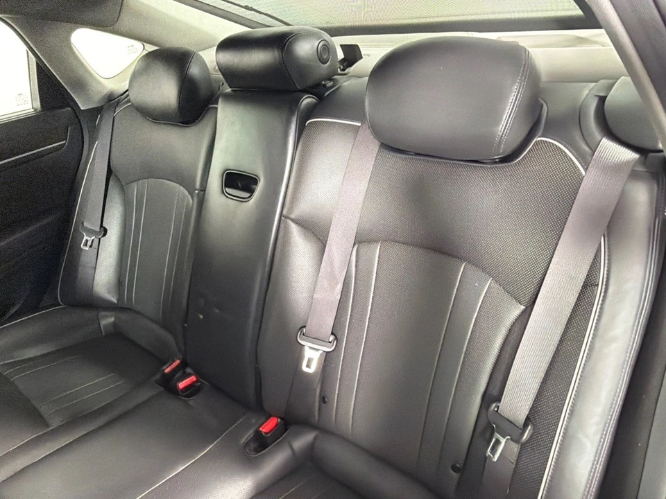 2016 Hyundai Genesis - Image 17 of 23