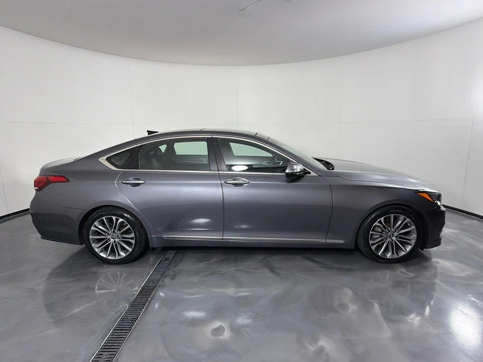 2016 Hyundai Genesis - Image 4 of 23