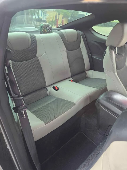 2016 Hyundai Genesis - Image 8 of 10