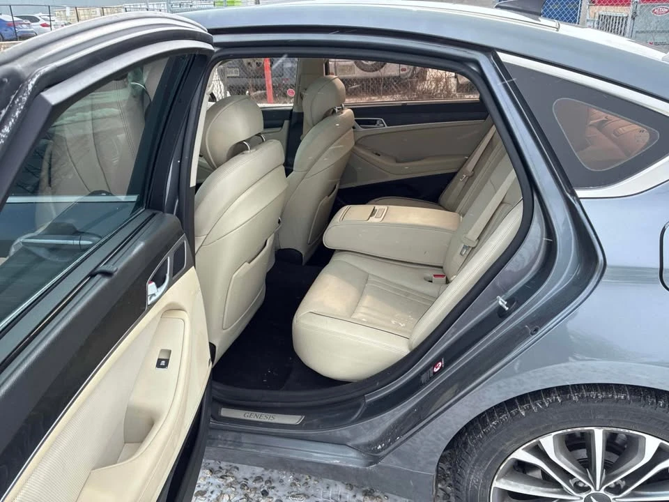 2016 Hyundai Genesis - Image 4 of 4