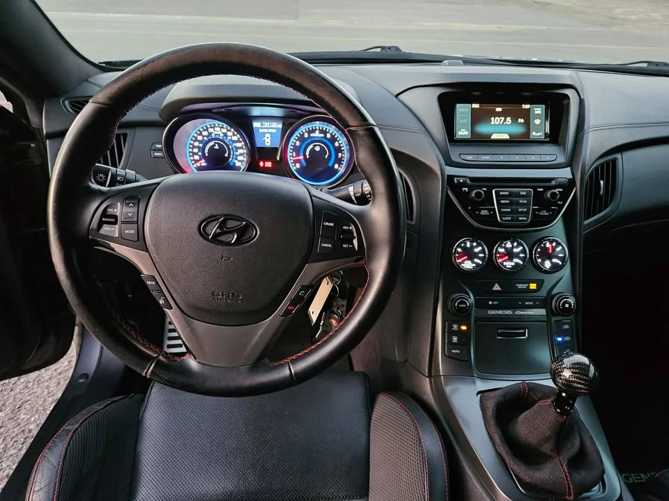 2016 Hyundai Genesis Coupe - Image 13 of 20
