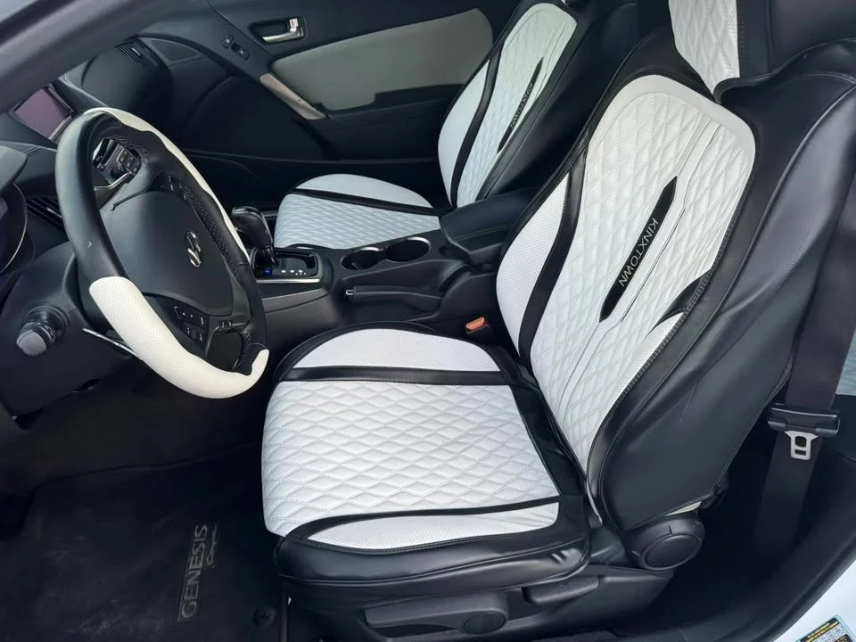 2016 Hyundai Genesis Coupe - Image 11 of 17