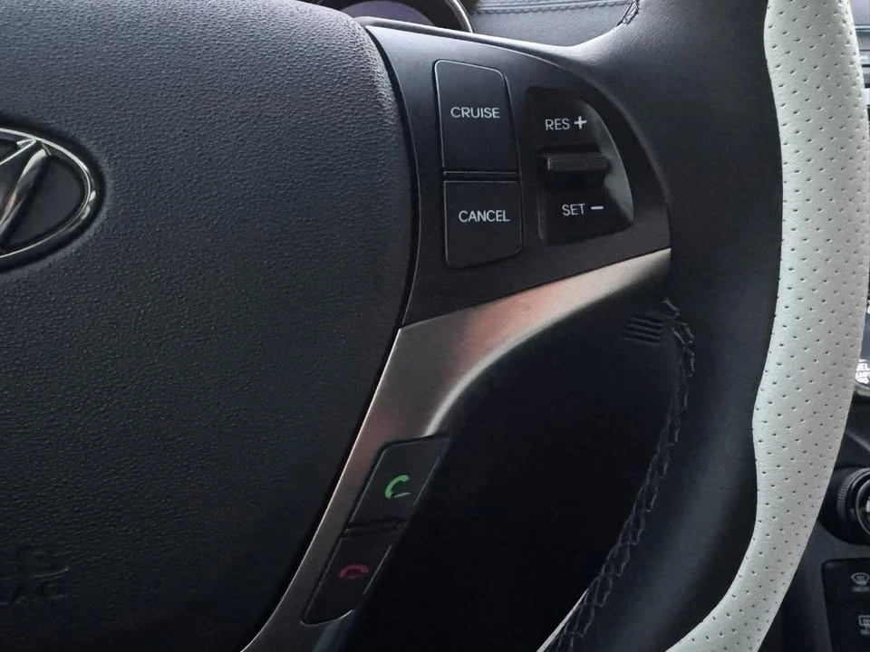 2016 Hyundai Genesis Coupe - Image 14 of 17