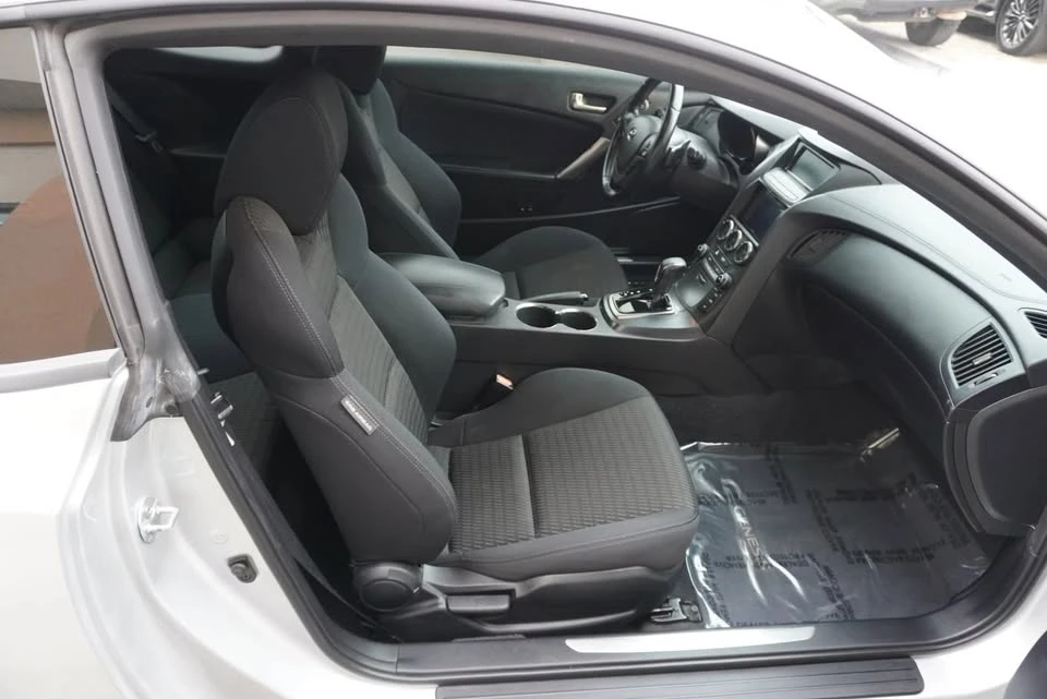 2016 Hyundai Genesis Coupe - Image 18 of 20