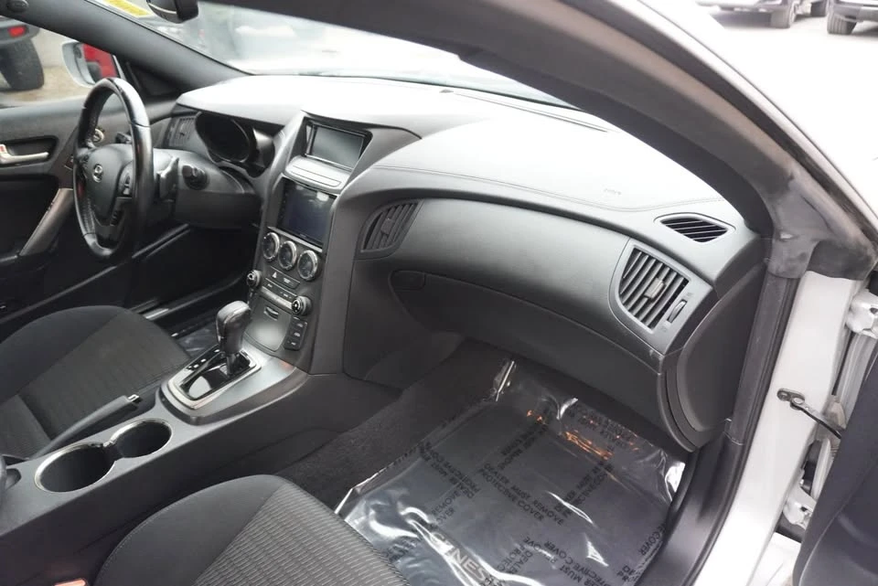 2016 Hyundai Genesis Coupe - Image 17 of 20