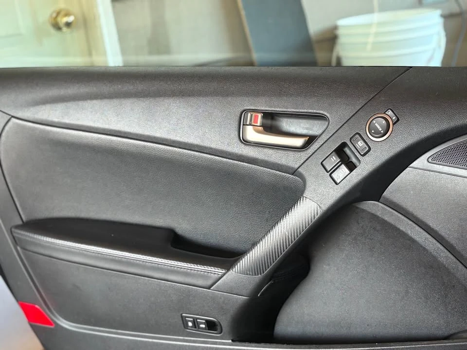 2016 Hyundai Genesis Coupe - Image 9 of 17