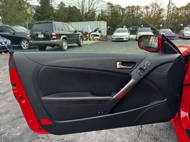 2016 Hyundai Genesis Coupe - Image 16 of 17