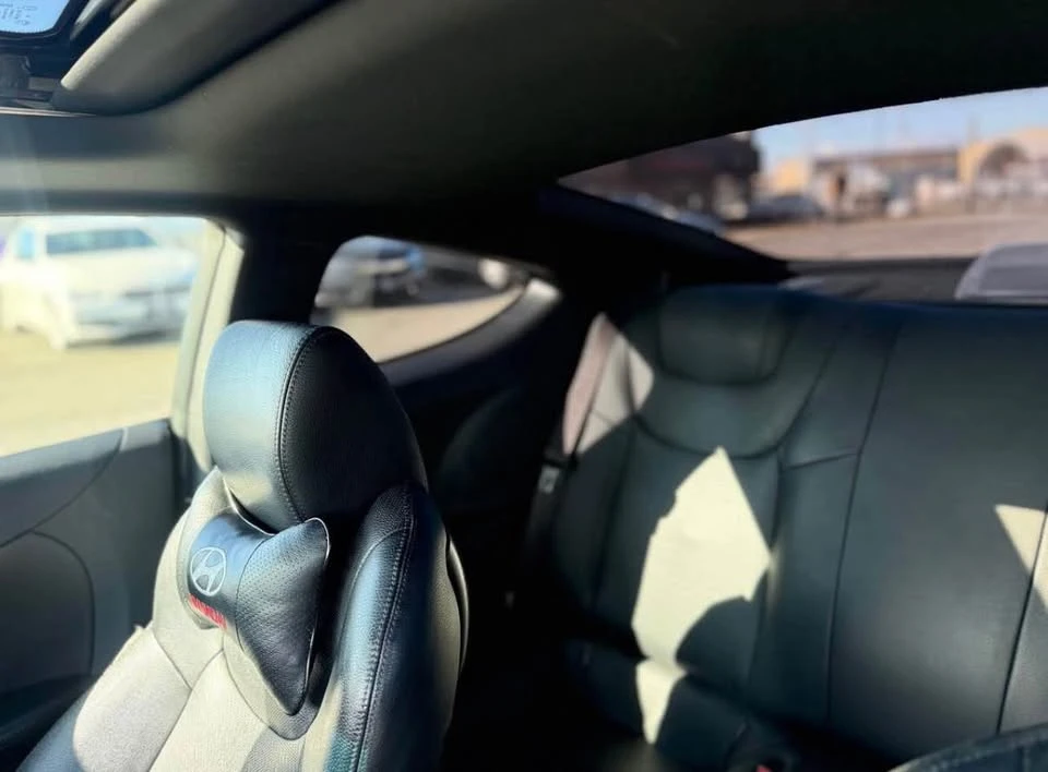 2016 Hyundai Genesis Coupe - Image 11 of 12